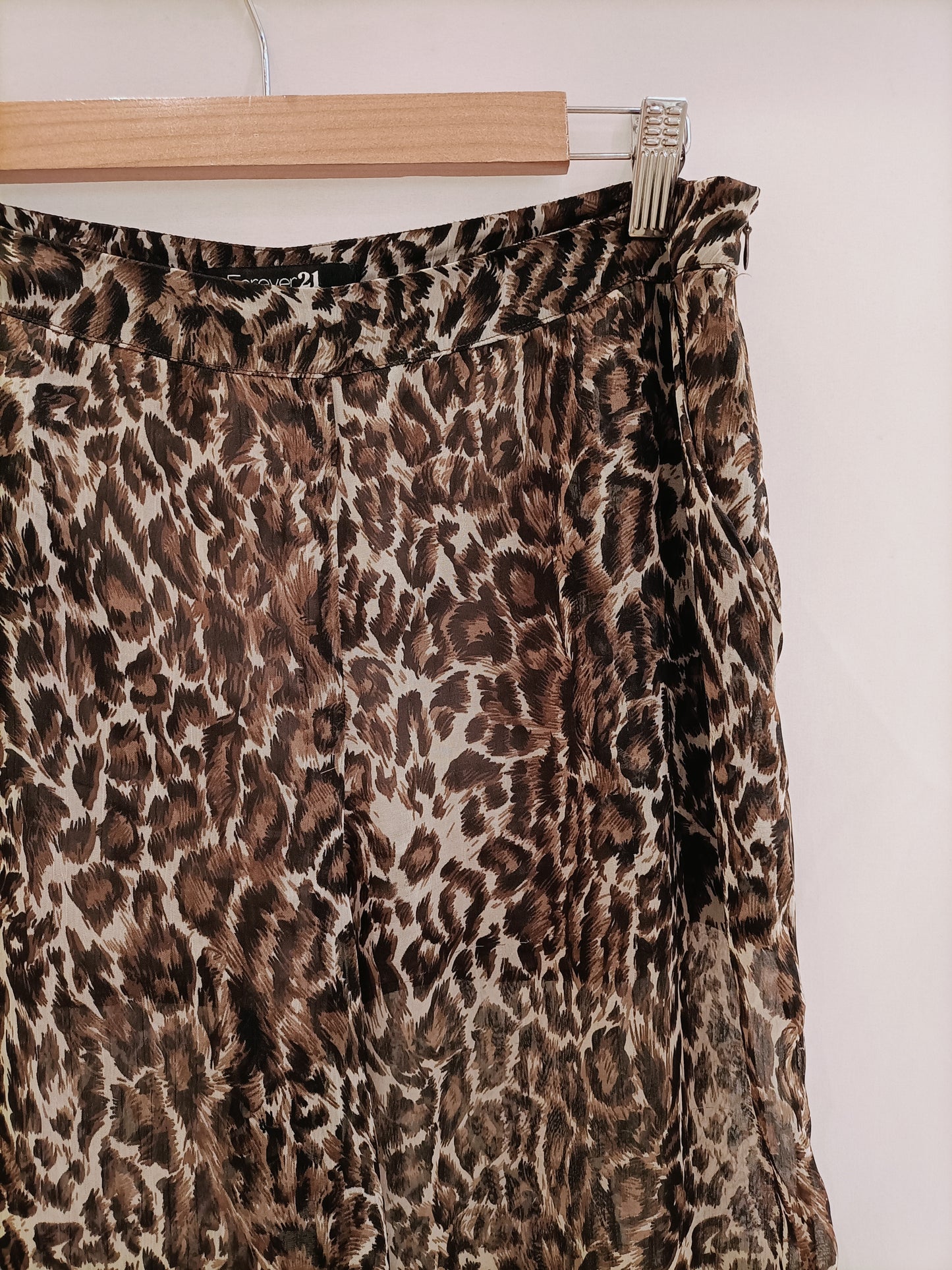 FOREVER21. Pantalón ancho animal print T.m