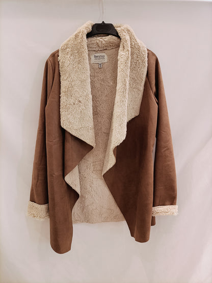 BERSHKA. Abrigo camel pelo T.m