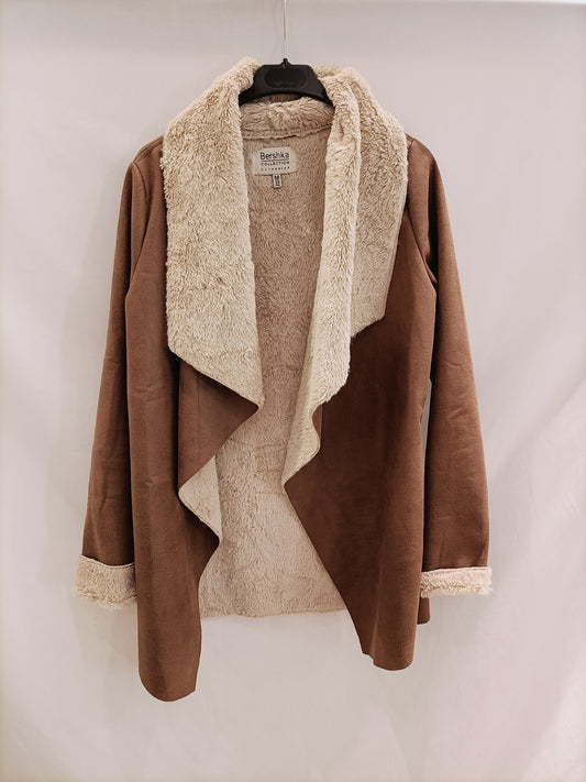BERSHKA. Abrigo camel pelo T.m