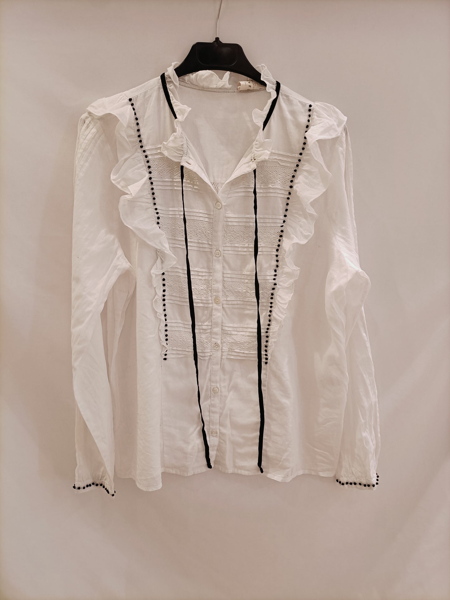 SEZANE. Blusa blanca volantes T.40(m)