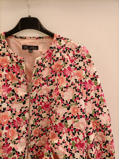 ZARA. Bomber estampado rosa T.m