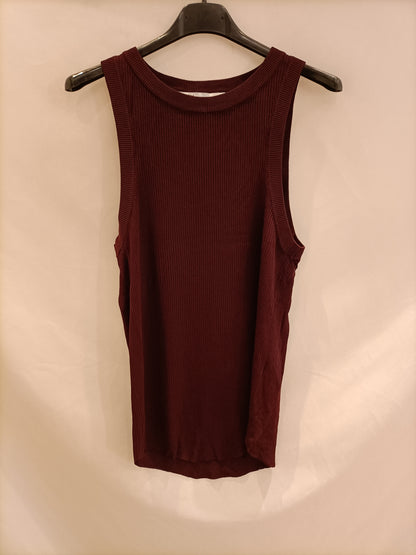 ZARA. Top burdeos canalé T.xl