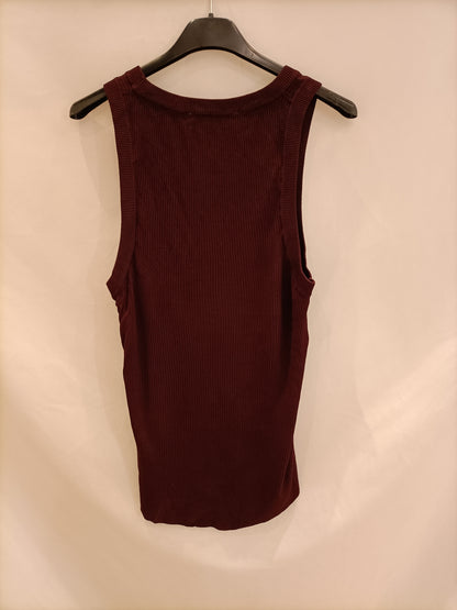 ZARA. Top burdeos canalé T.xl
