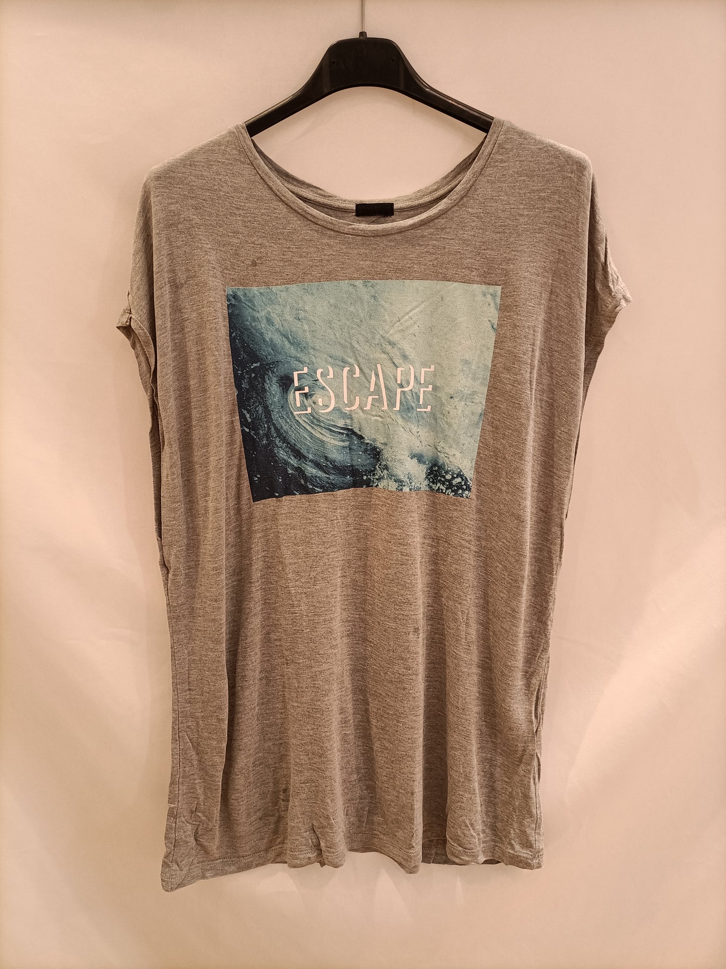 OYSHO. Camiseta gris T.m