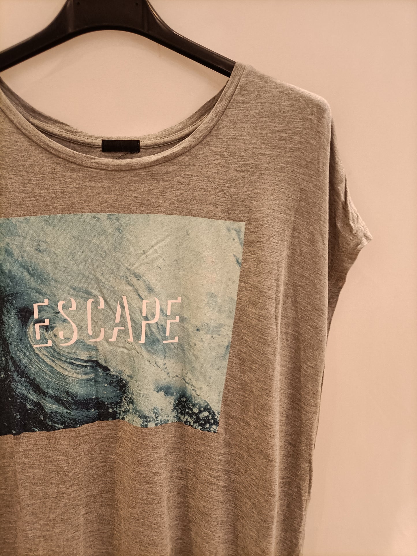 OYSHO. Camiseta gris T.m