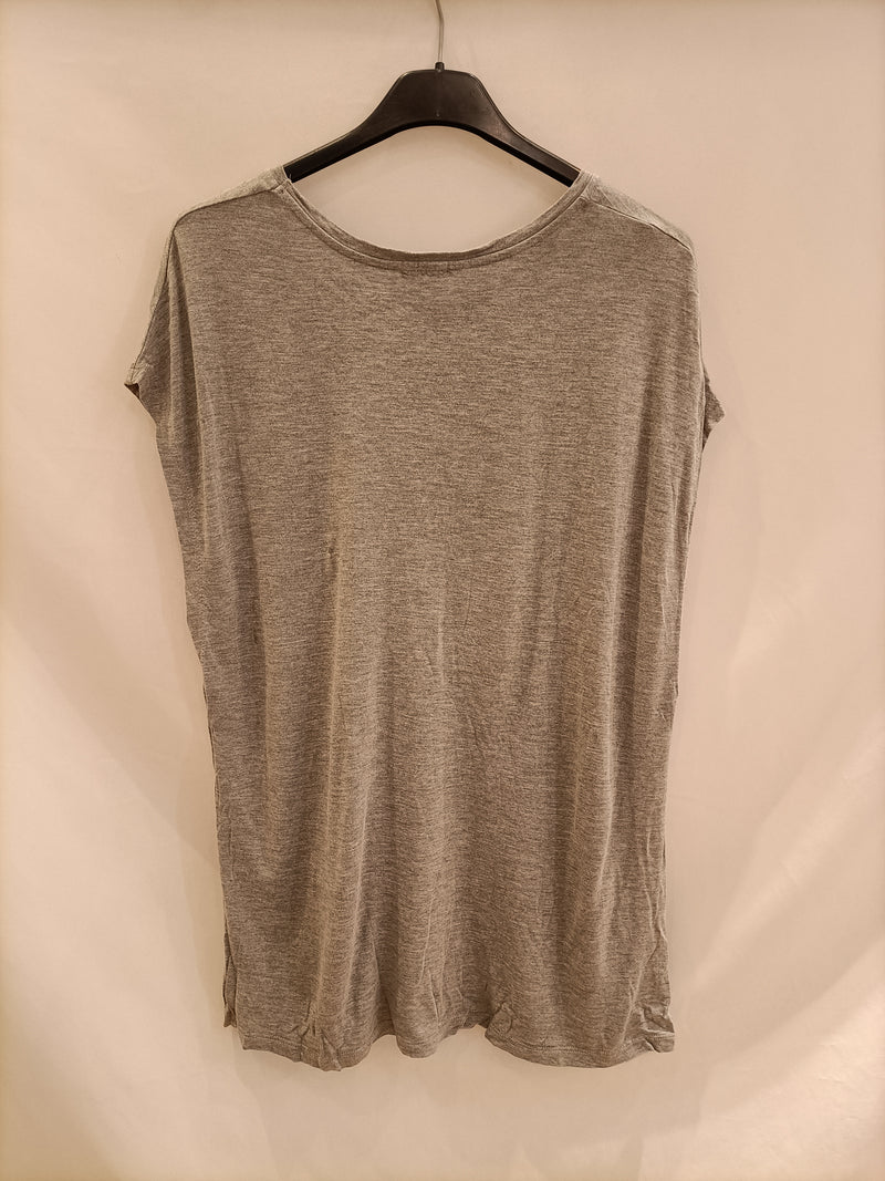 OYSHO. Camiseta gris T.m
