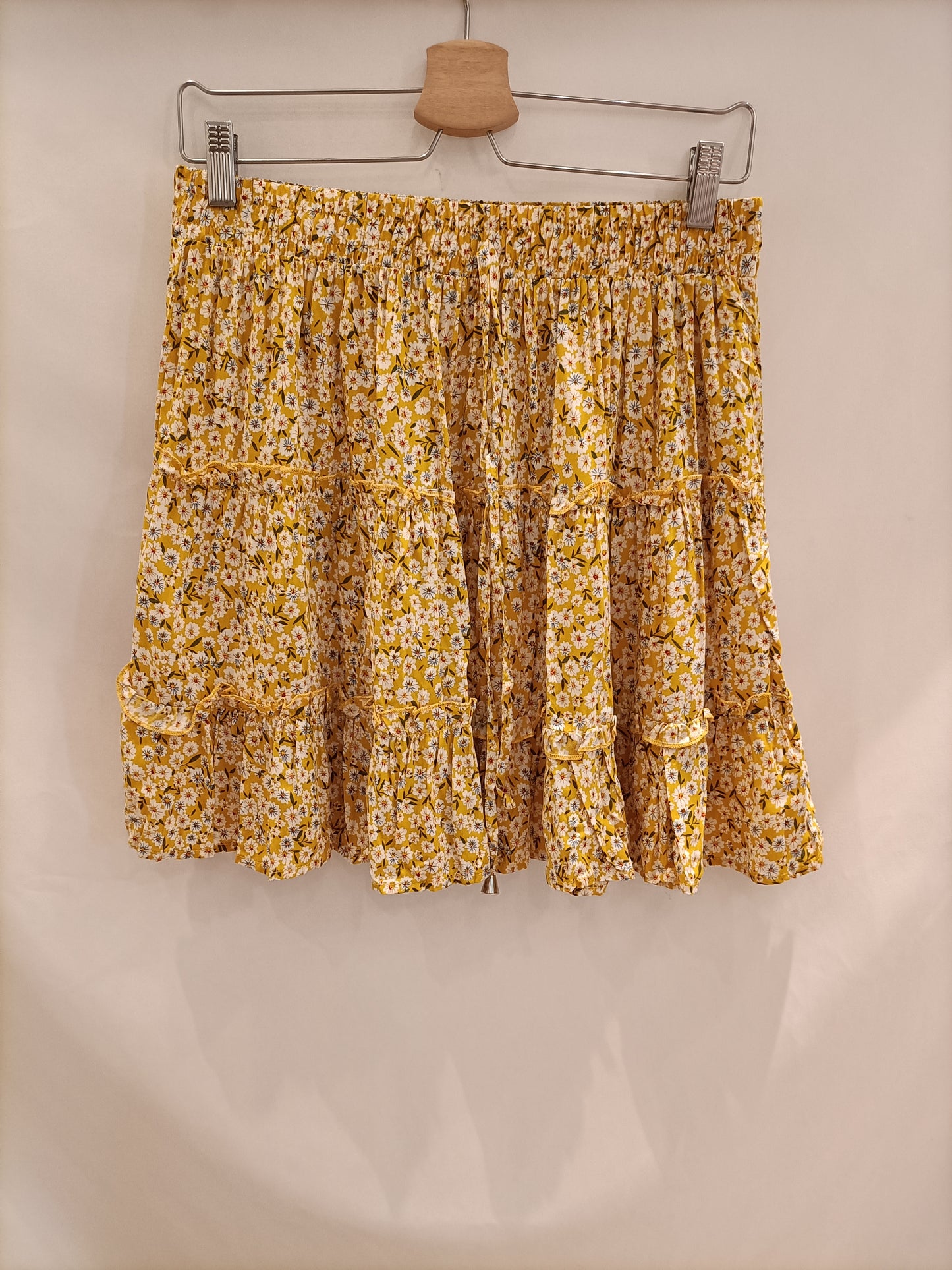 OTHERS. Yellow floral skirt Tl
