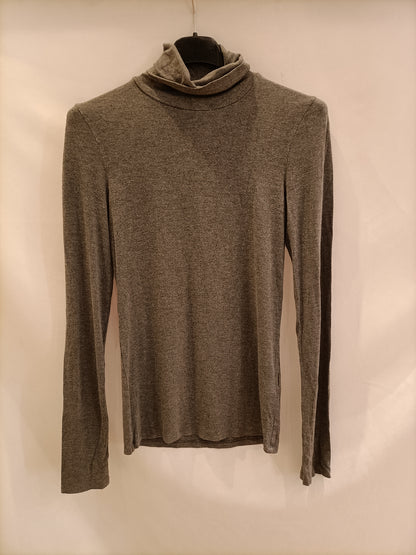 TENEZIS. Camiseta gris cuello alto T.m