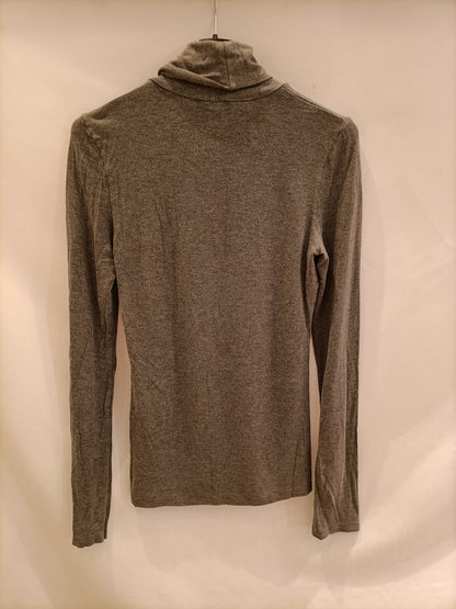 TENEZIS. Camiseta gris cuello alto T.m