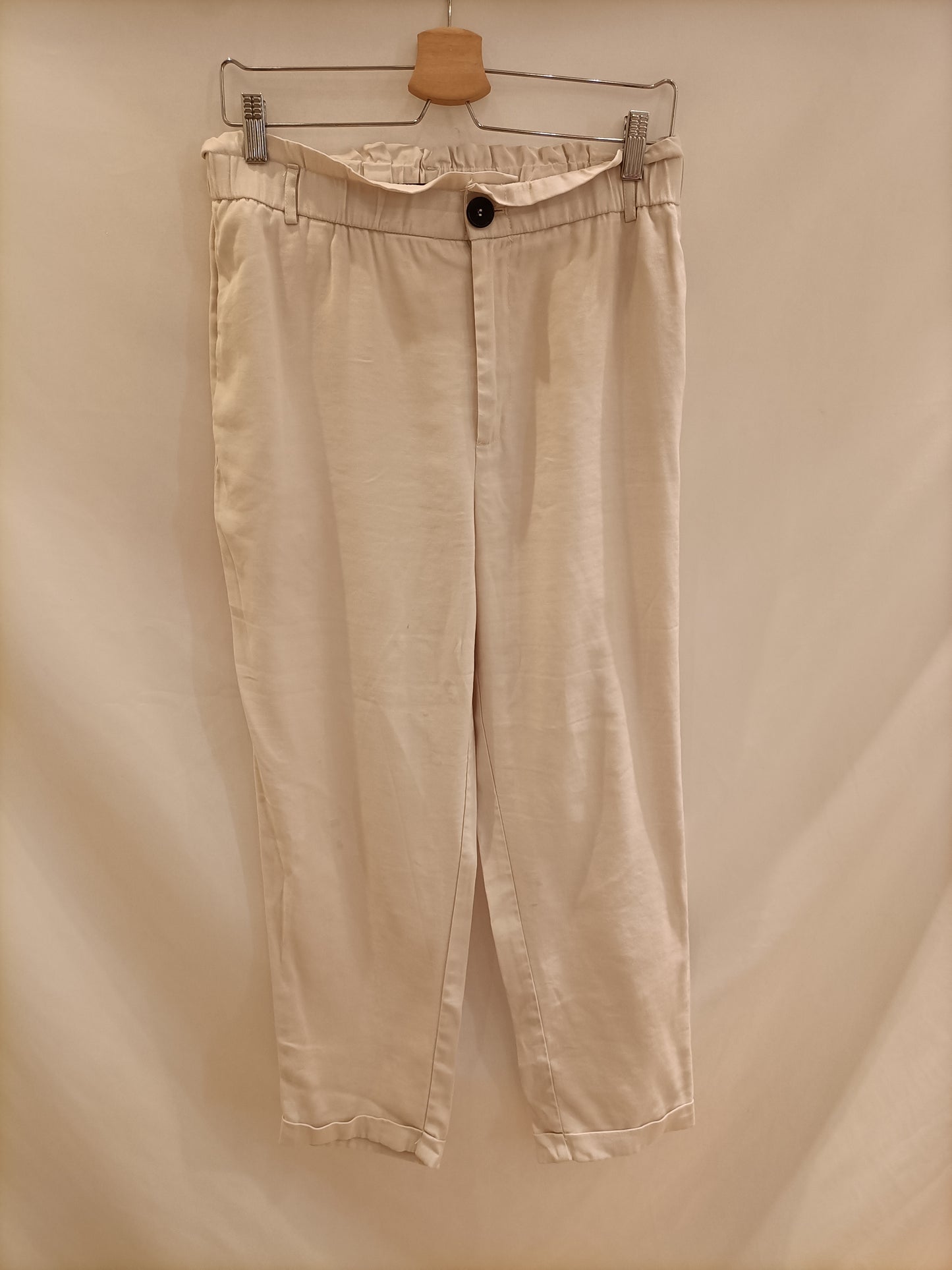 ZARA. Fluid beige pantsT.l