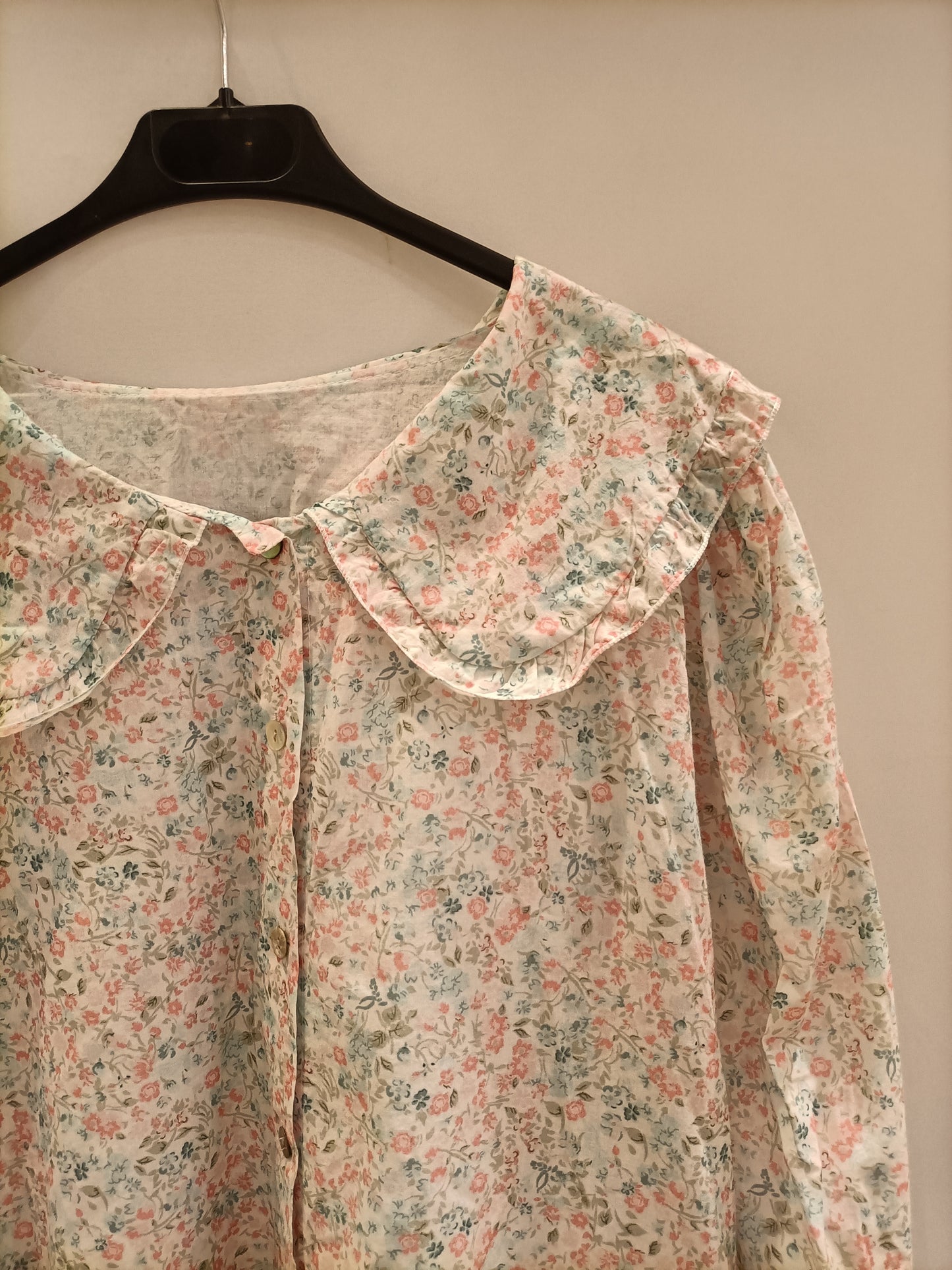OTRAS. Blusa flores cuello bebé T.u(s/m)