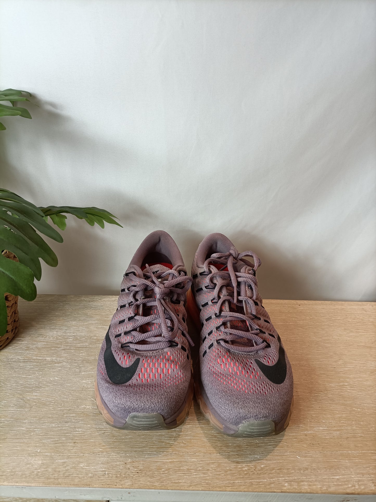 NIKE. Zapatillas training lila T.40