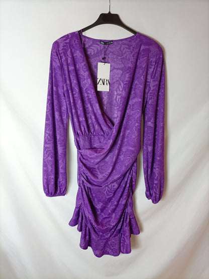 ZARA. Vestido morado flores T.m