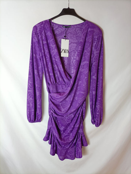 ZARA. Vestido morado flores T.m