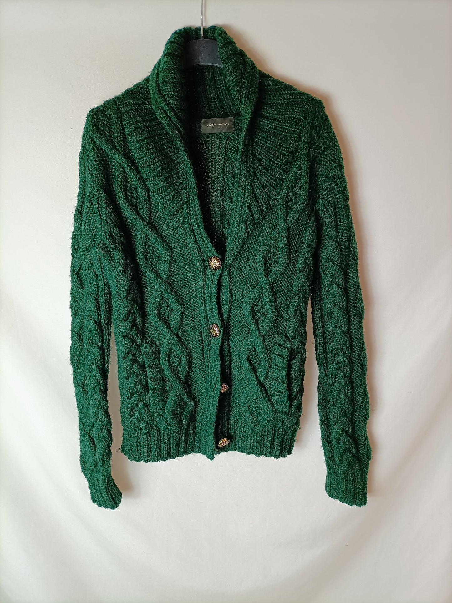 GABY PUJOL. Green buttoned cardigan. Yours