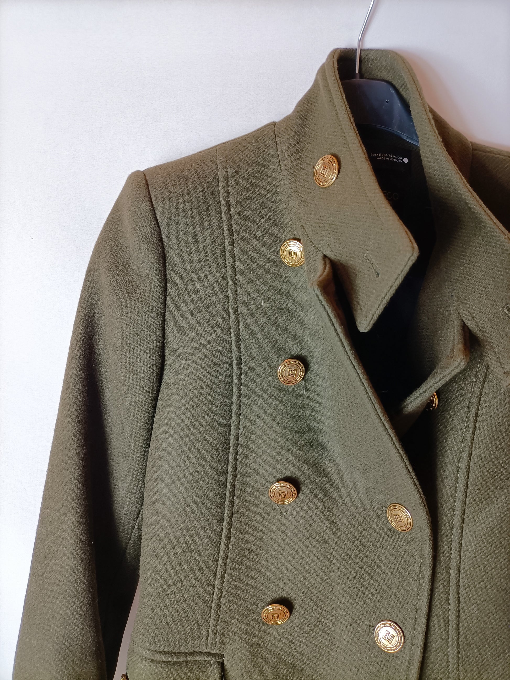 Green coat with gold Size XS – Hibuy market - Main Image