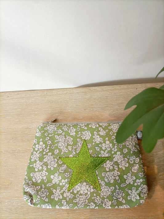 OTRAS. Neceser verde estampado