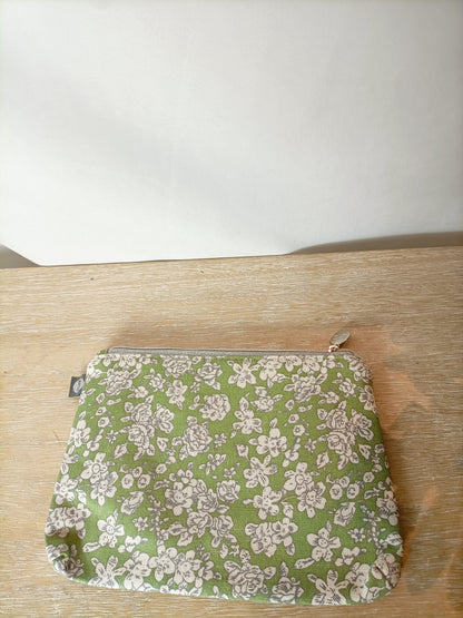 OTRAS. Neceser verde estampado