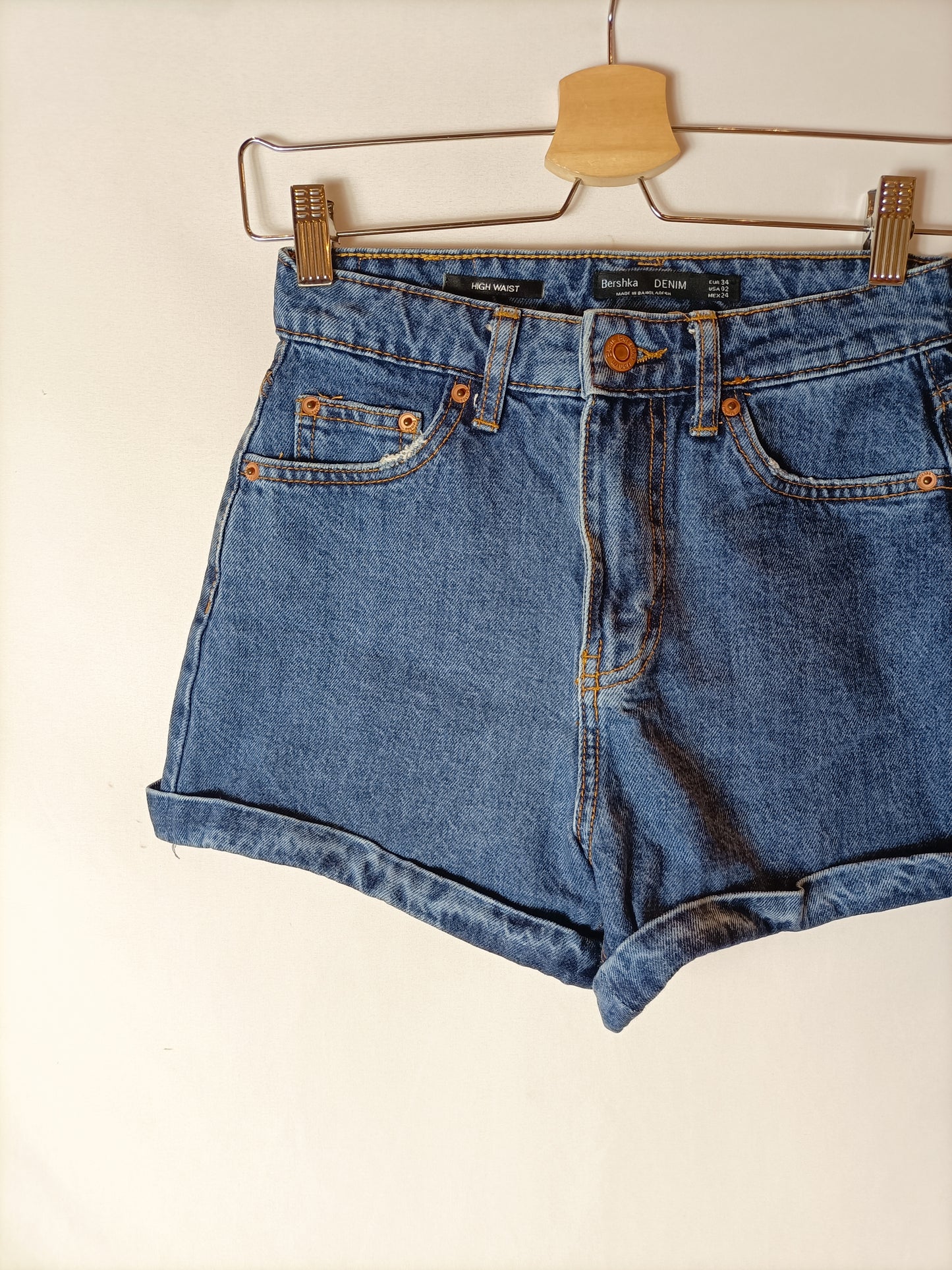 BERSHKA. Denim shorts size 34