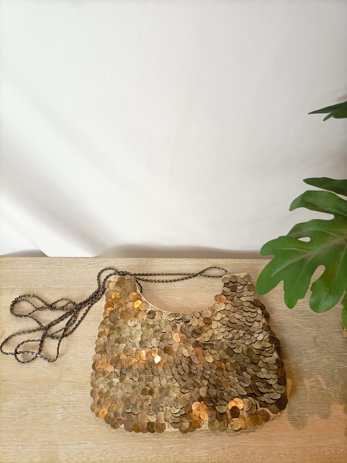 MASSIMO DUTTI. Bolso lentejuelas beige