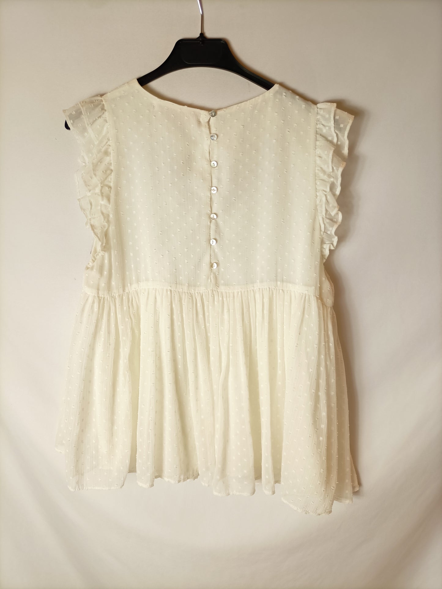 ZARA. Embroidered flower texture top. TM