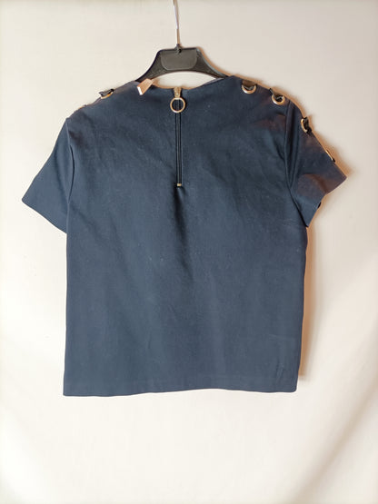 ZARA. Top negro detalle hombro. T M