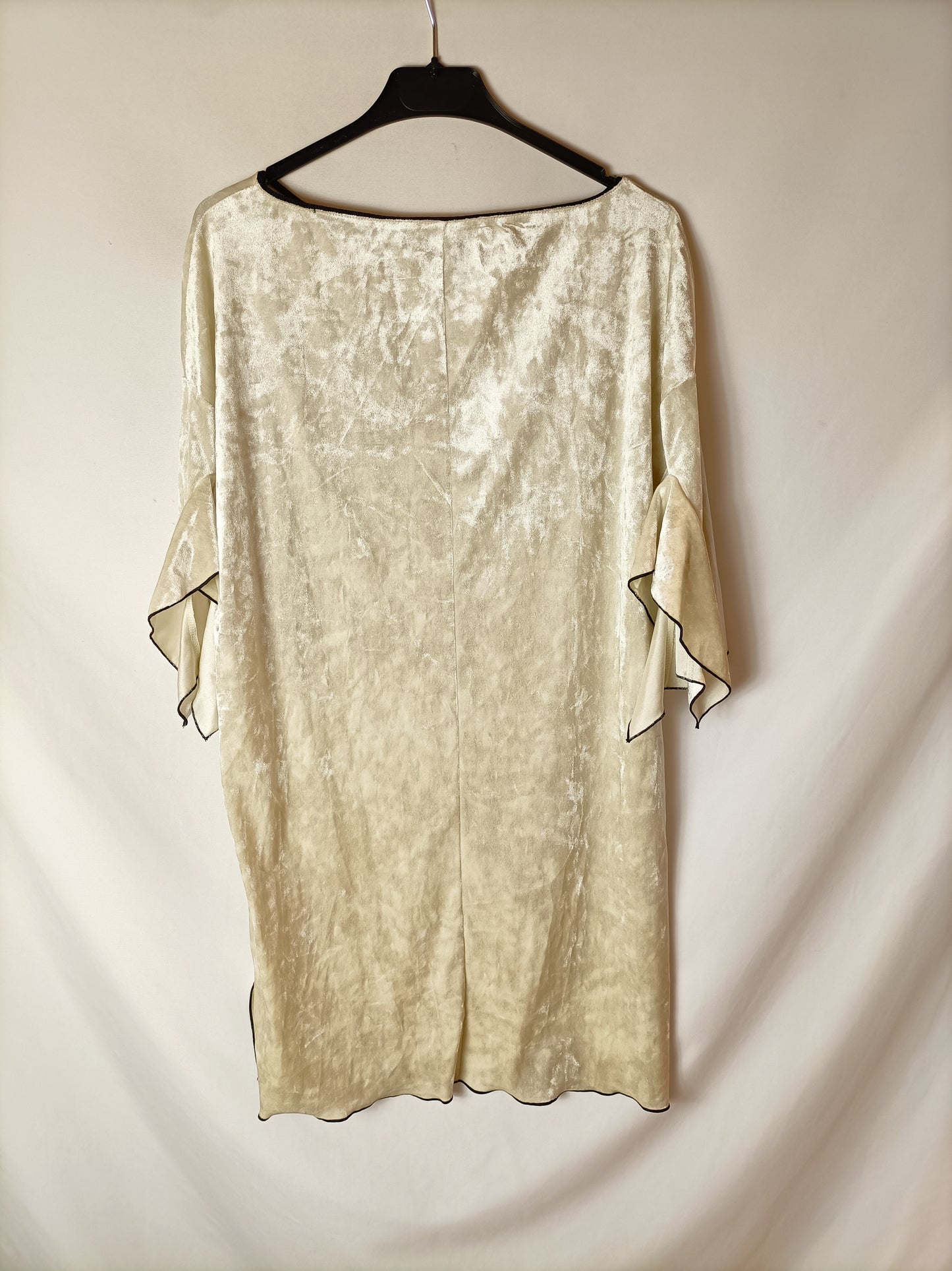 ZARA. Beige velvet dress. TM