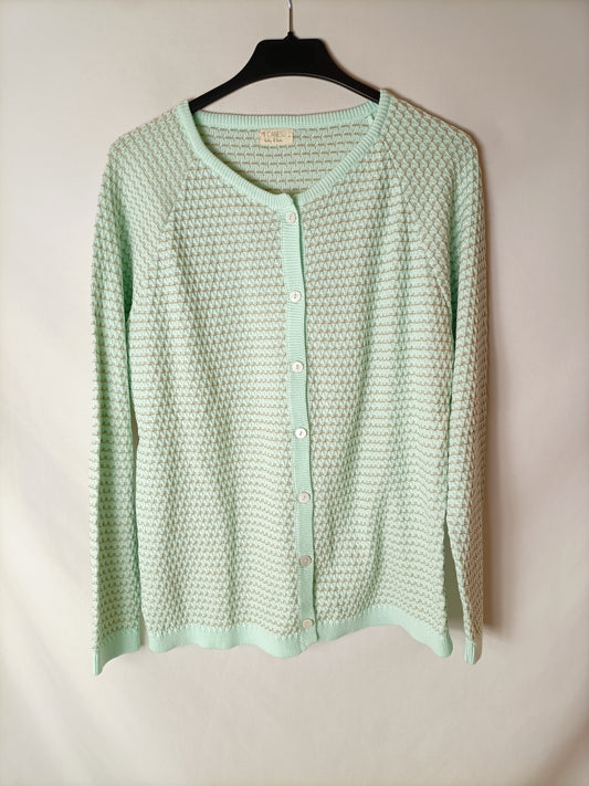 MI CANESÚ. Rebeca verde claro hilos dorados. T P (M)