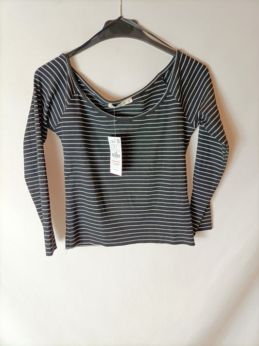 PULL&BEAR. Camiseta textura rayas T.l