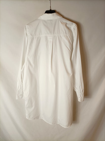 STRADIVARIUS. Ts white dress/shirt
