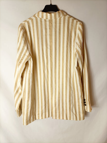 ZARA. Blazer beige y blanca T.m