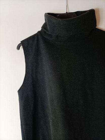 ZARA. Top punto negro T.m