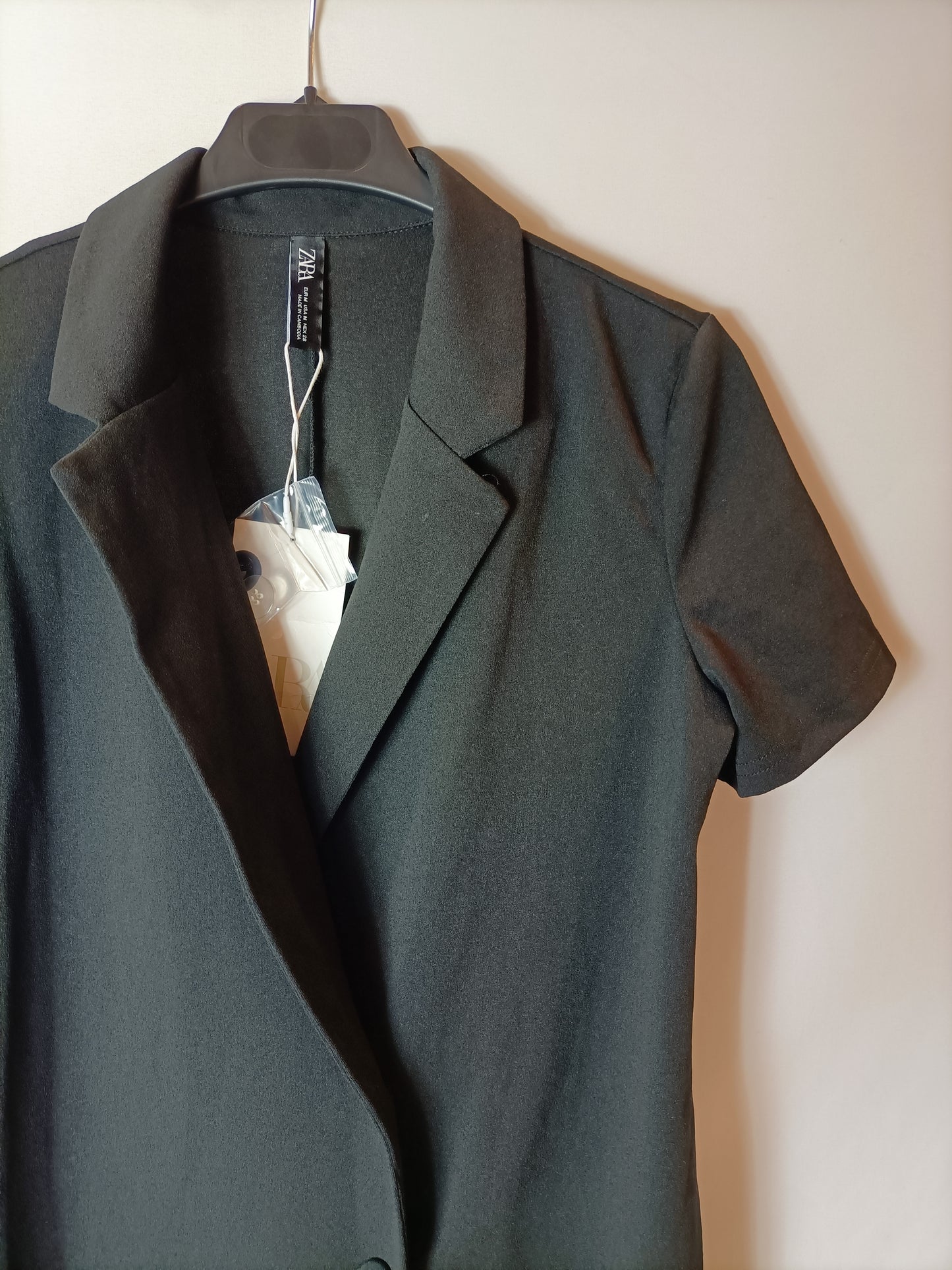 ZARA. Short black buttoned dress Tm