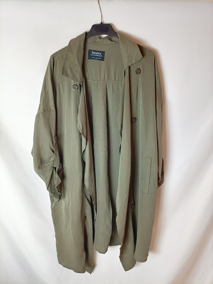 BERSHKA. Chaqueta fina verde T.m