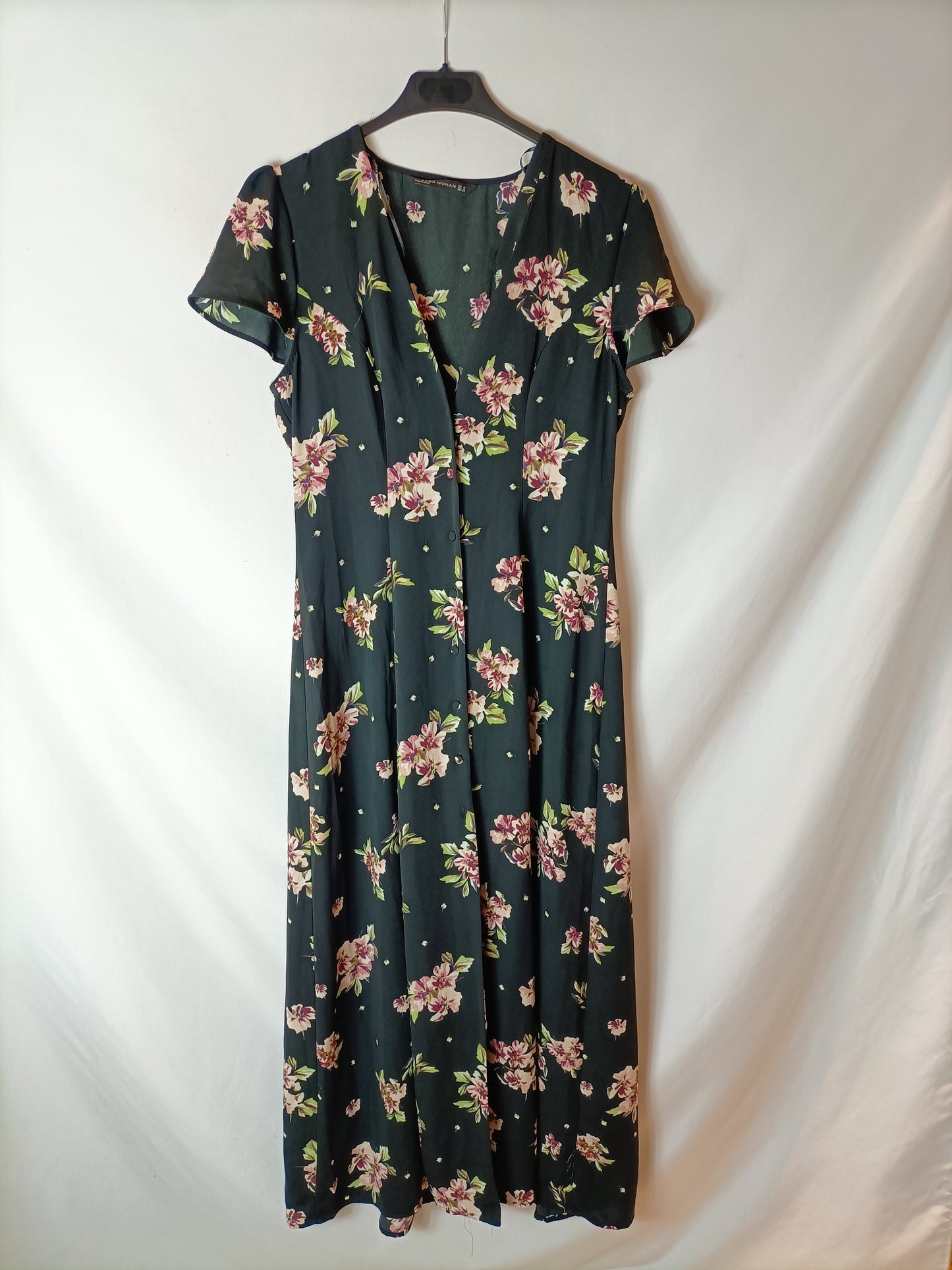 ZARA. Vestido largo negro abotonado T.m