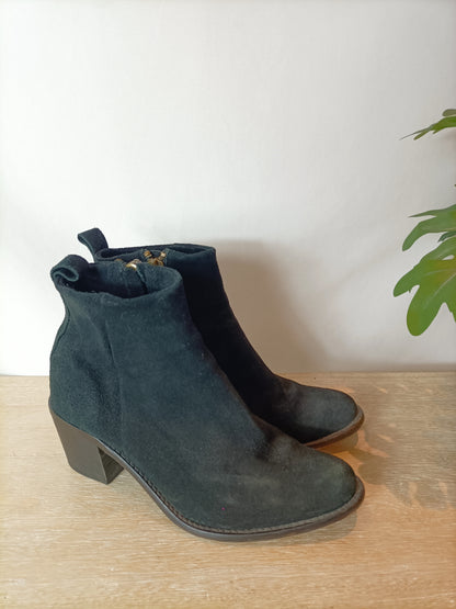 DIESEL. Botines negros . T 39