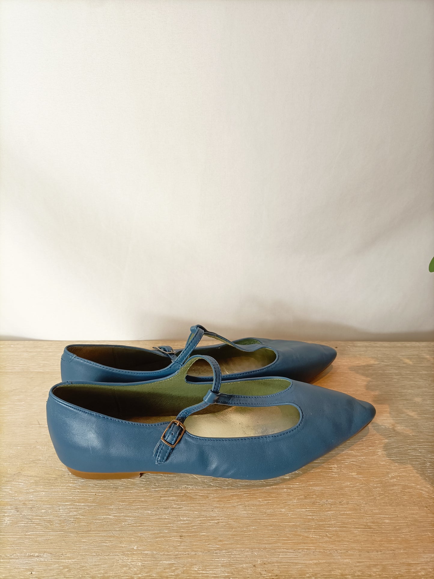 GANZITOS. Merceditas hebilla azules. T 39 (tara)