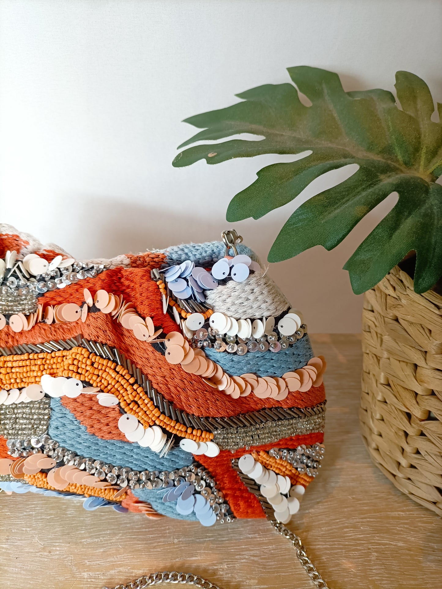 PARFOIS. Bolso hilos lentejuelas