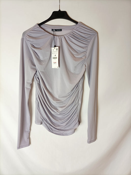 ZARA. Top lila fruncido T.l