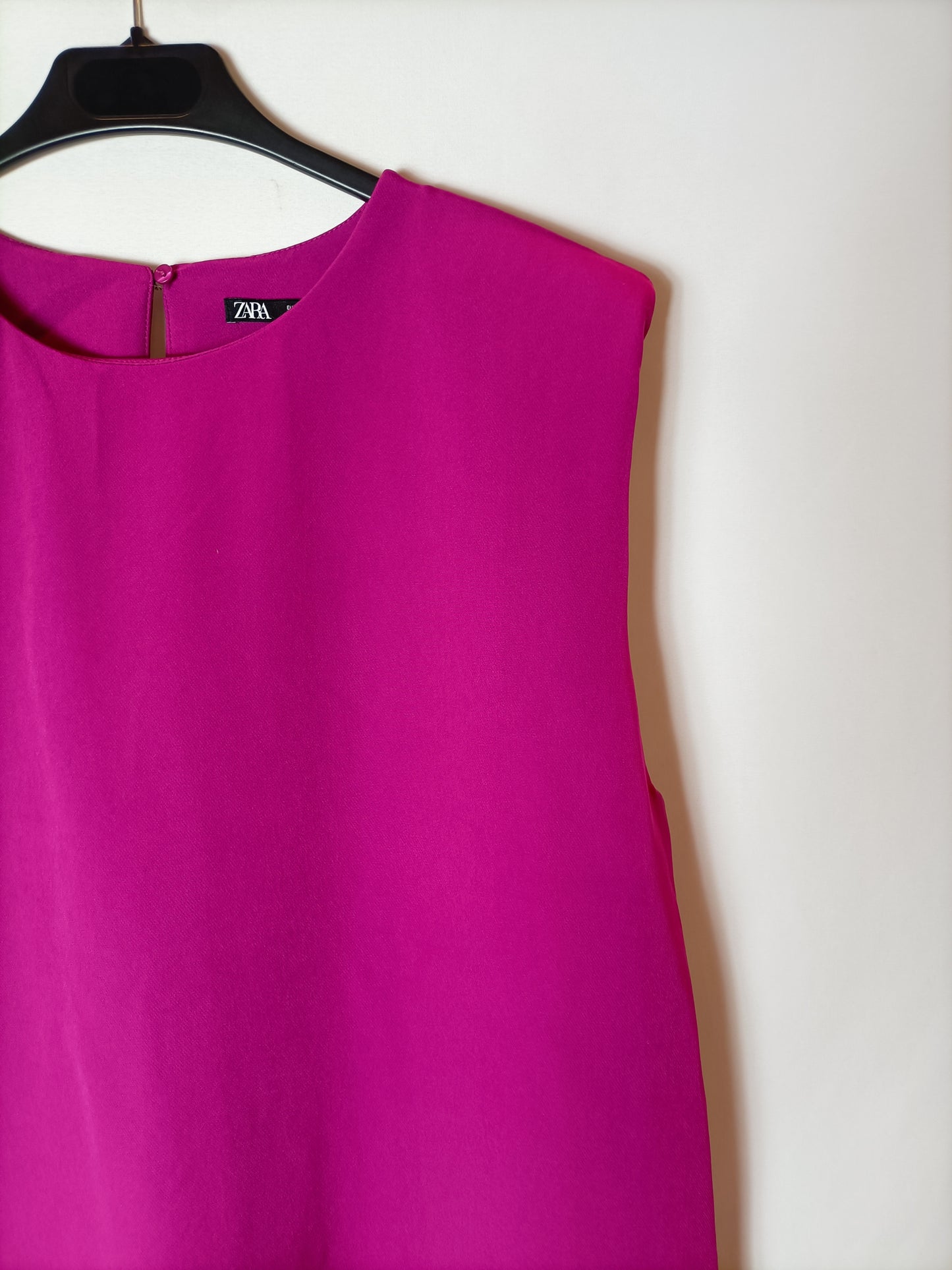 ZARA. Vestido corto buganvilla T.m