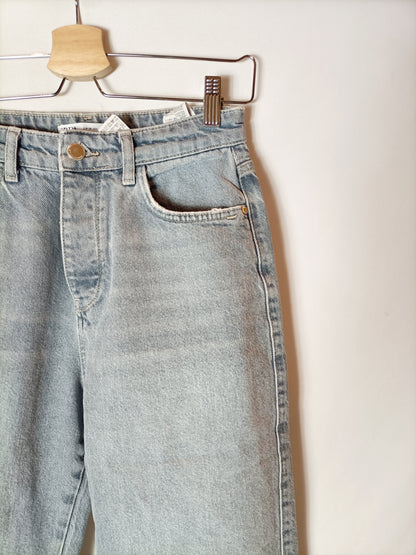 ZARA. Straight-leg grey jeans. Size 36