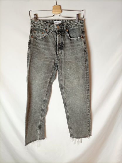 ZARA. Pantalón vaquero gris efecto desgastado botones. T 34