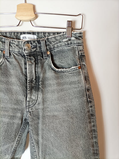 ZARA. Pantalón vaquero gris efecto desgastado botones. T 34
