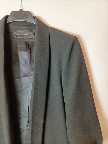 ZARA. Blazer negra básica T.s