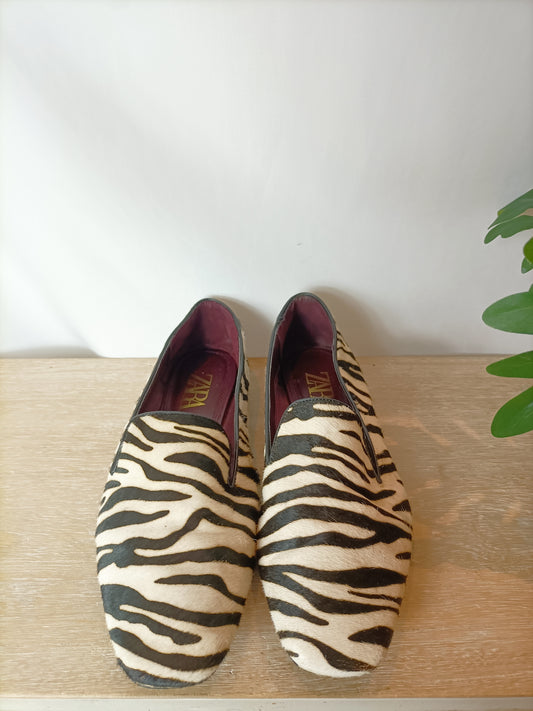 ZARA. Mocasines animal print. T 41