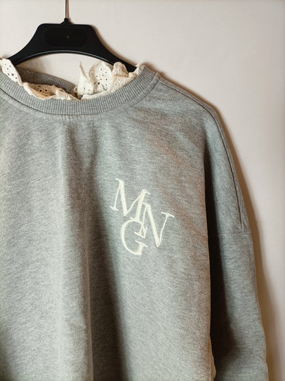 MANGO. Sudadera gris cuello T.s