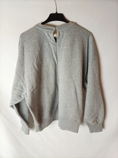 MANGO. Sudadera gris cuello T.s