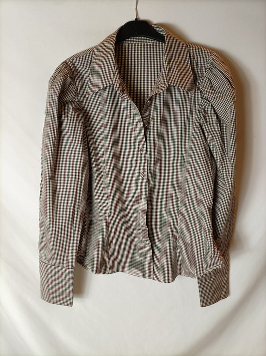 OTRAS. Blusa cuadros hombrera. T M