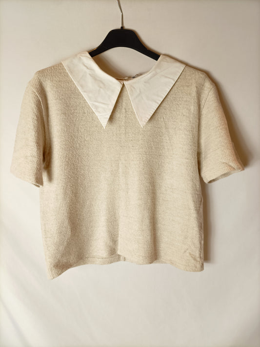 ZARA. Top beige con cuello bebe t.S