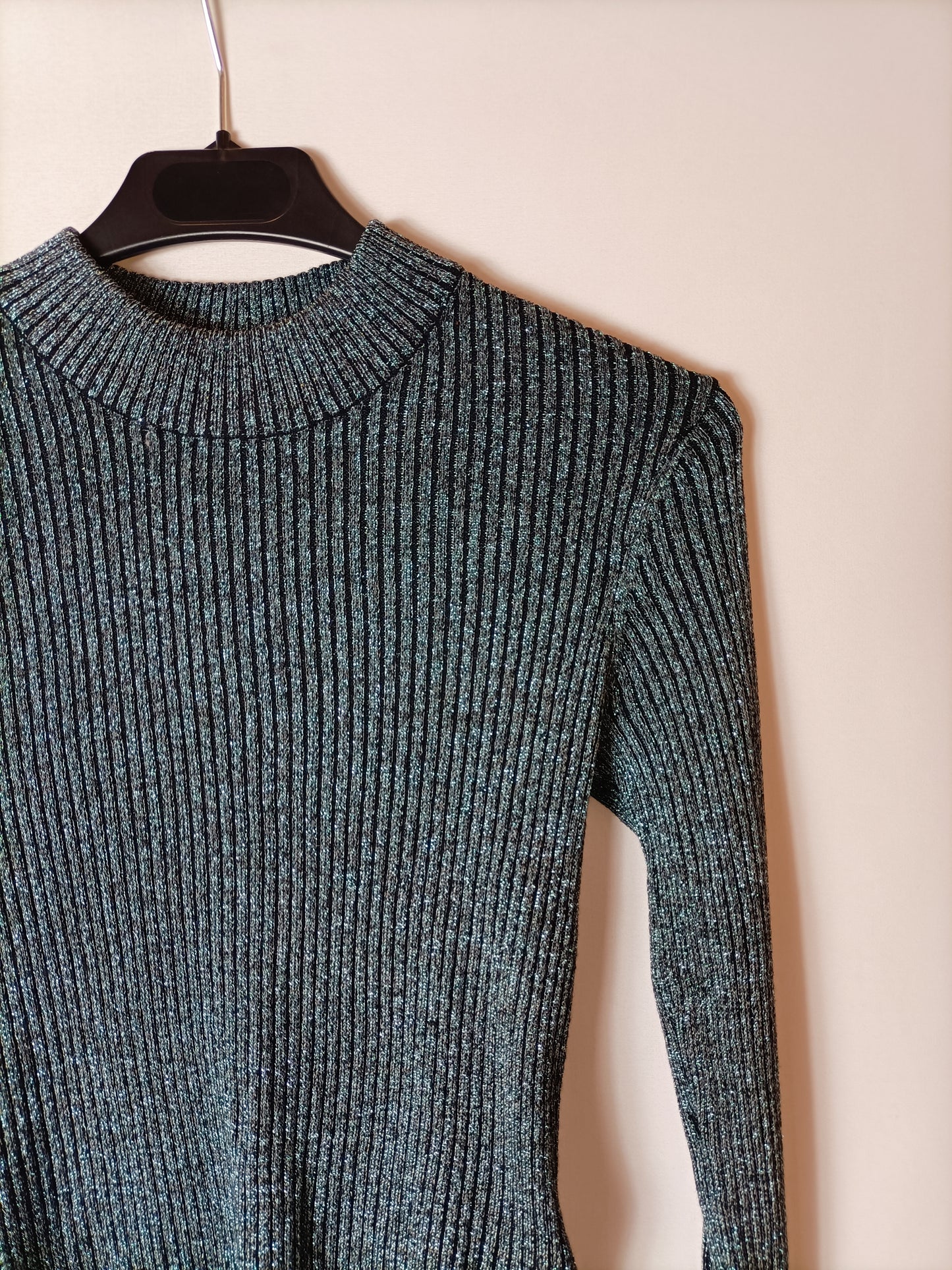 H&M. Top azul con hilos brillantes T.xs